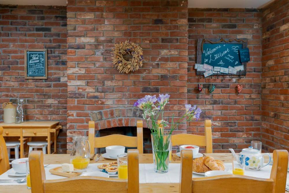 Littlecot Holiday home
